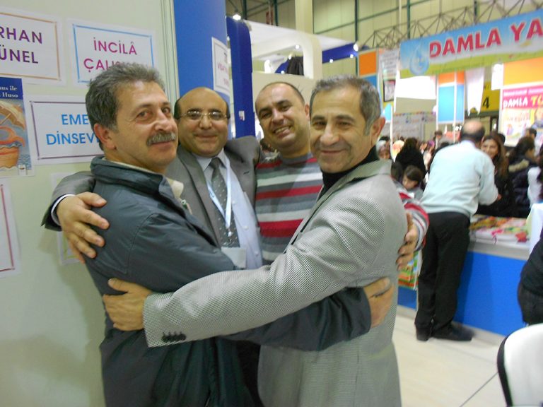 Şair Nebih Nafile Tüyap İstanbul Kitap Fuarı’na katıldı.